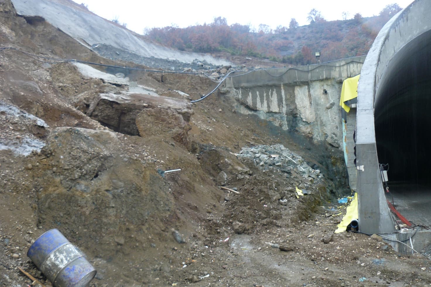 Restoration of an unstable slope and final configuration of the left branch of the tunnel entrance – Section 4.1.2s (Karatzas Tunnel) of the Egnatia Odos